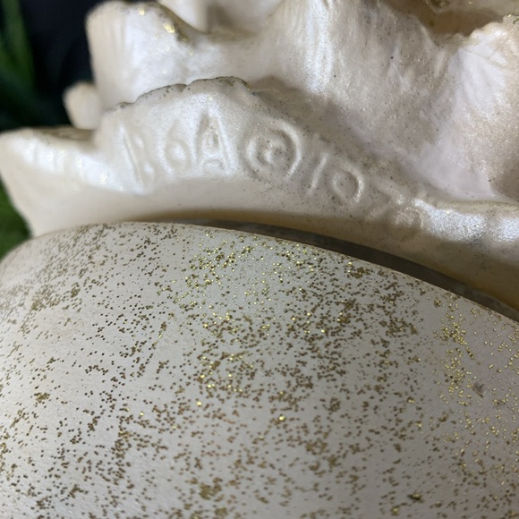 Opalescent pearl white and gold ceramic Christmas Tree music box - Picture 5 of 11